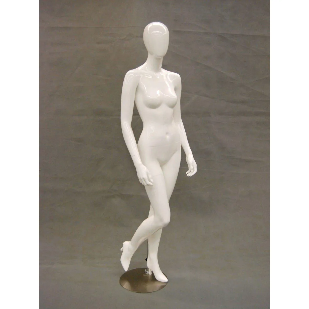 Egghead Female Mannequin MM-RGS6W1 (Built-In Heel)